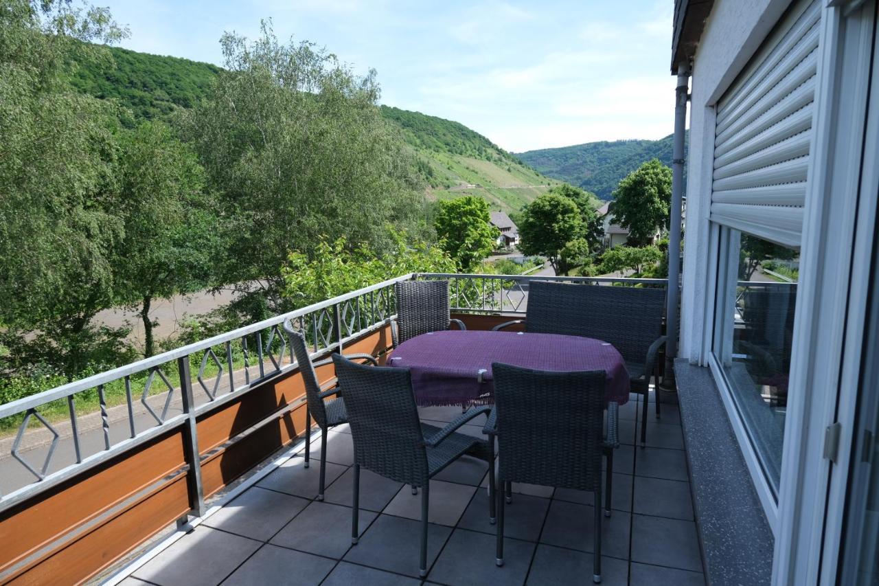 Weingut & Gaestehaus Mees Apartment Briedel Luaran gambar