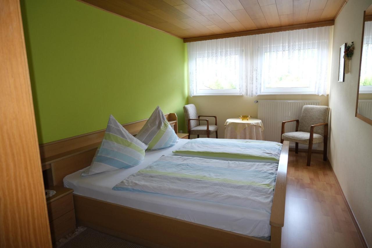 Weingut & Gaestehaus Mees Apartment Briedel Bilik gambar