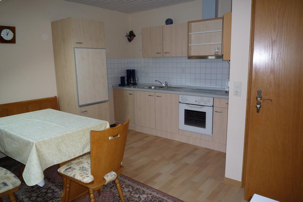 Weingut & Gaestehaus Mees Apartment Briedel Luaran gambar
