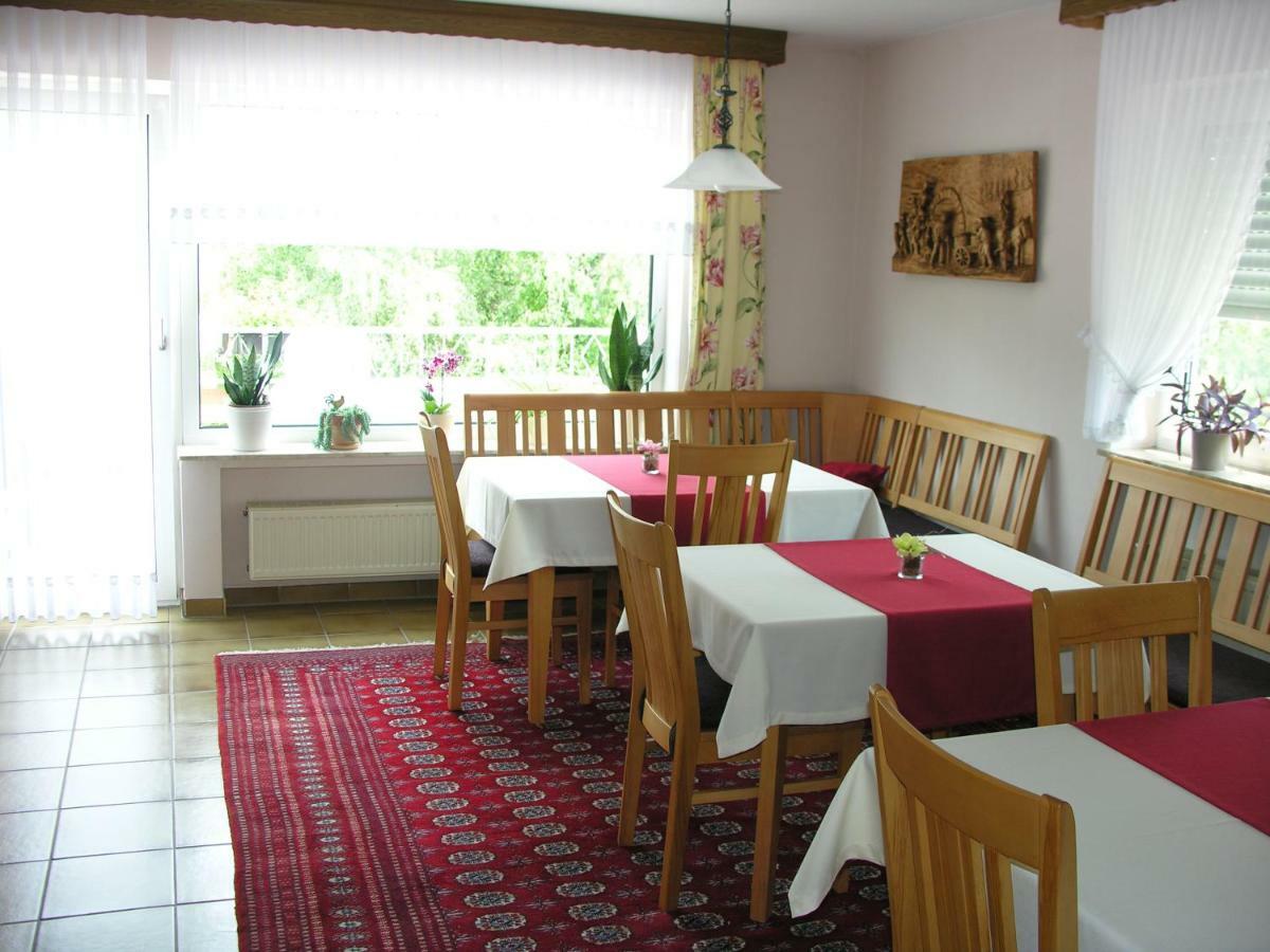 Weingut & Gaestehaus Mees Apartment Briedel Luaran gambar